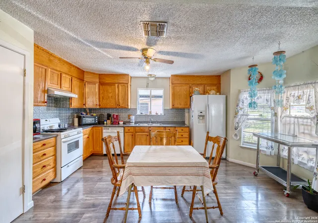 3rd image of 1709 Ave E, Hondo, TX 78861 | MLS# 1896588