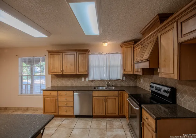 5th image of 13303 Flying W Trl, Helotes, TX 78023 | MLS# 1896593