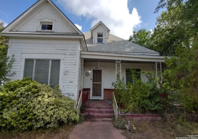 2nd image of 1723 Cesar E Chavez, San Antonio, TX 78207 | MLS# 1896603