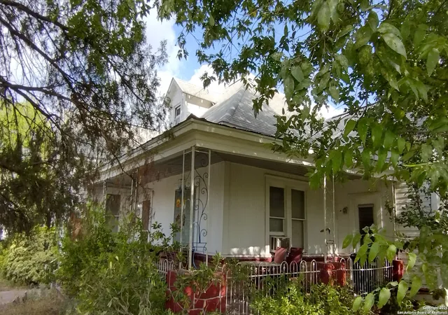 3rd image of 1723 Cesar E Chavez, San Antonio, TX 78207 | MLS# 1896603
