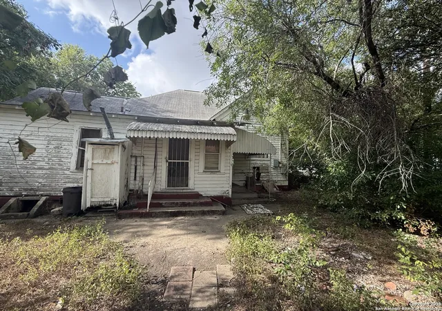 5th image of 1723 Cesar E Chavez, San Antonio, TX 78207 | MLS# 1896603