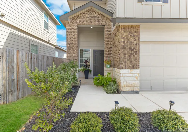 Photo 2 of Single family home for sale at 10618 Neversink Blvd, San Antonio, TX 78252 | MLS# 1896609 | Listing updated on 2025-11-07