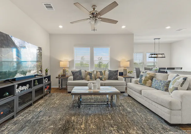 Photo 3 of Single family home for sale at 10618 Neversink Blvd, San Antonio, TX 78252 | MLS# 1896609 | Listing updated on 2025-11-07