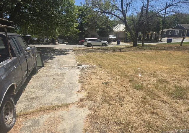 Land for sale at 1047 Waverly, San Antonio, TX 78201 | MLS# 1896616
