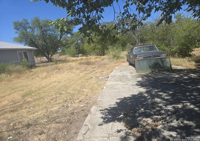 Photo 2 of Land for sale at 1047 Waverly, San Antonio, TX 78201 | MLS# 1896616 | Listing updated on 2025-12-17