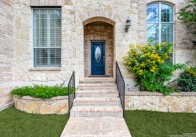 Photo 3 of Sale Pending at 107 Red Alder Trl, San Antonio, TX 78256 | MLS# 1896622 | Listing updated on 2026-01-02