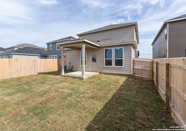 Photo 4 of Sale Pending at 5110 Big Oak Run, Elmendorf, TX 78112 | MLS# 1896633 | Listing updated on 2025-10-24