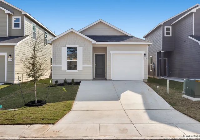 Photo 4 of Sale Pending at 4534 Otra Dr, San Antonio, TX 78222 | MLS# 1896662 | Listing updated on 2025-12-12