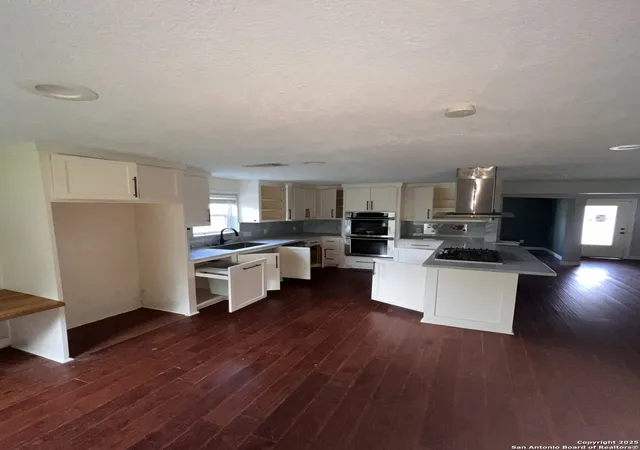3rd image of 5143 W Belfort, Houston, TX 77035 | MLS# 1896697