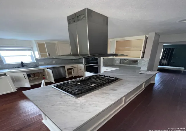 5th image of 5143 W Belfort, Houston, TX 77035 | MLS# 1896697