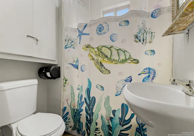 16th image of 806 N Brazos St, San Antonio, TX 78207 | MLS# 1896704