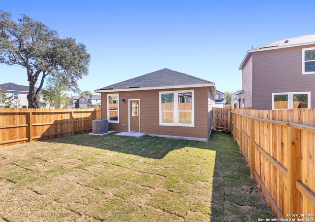 Photo 3 of Sale Pending at 4531 Otra Dr, San Antonio, TX 78222 | MLS# 1896705 | Listing updated on 2025-11-28