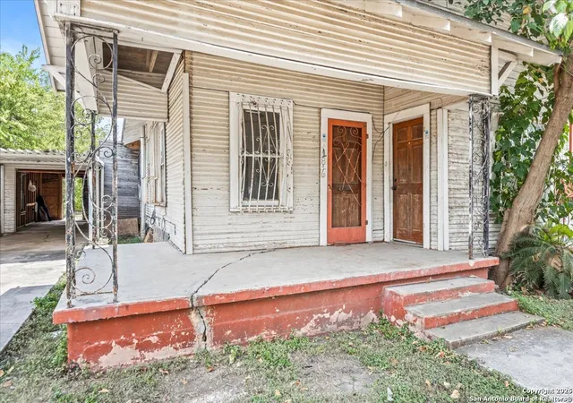 Photo 3 of Single family home for sale at 1816 Nolan, San Antonio, TX 78202 | MLS# 1896720 | Listing updated on 2025-09-27