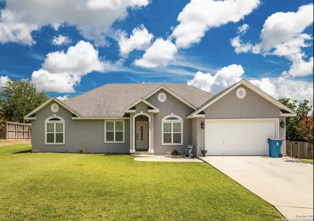 Photo 1 of Single family home for sale at 316 Crownhill, Pleasanton, TX 78064 | MLS# 1896725 | Listing updated on 2025-10-28