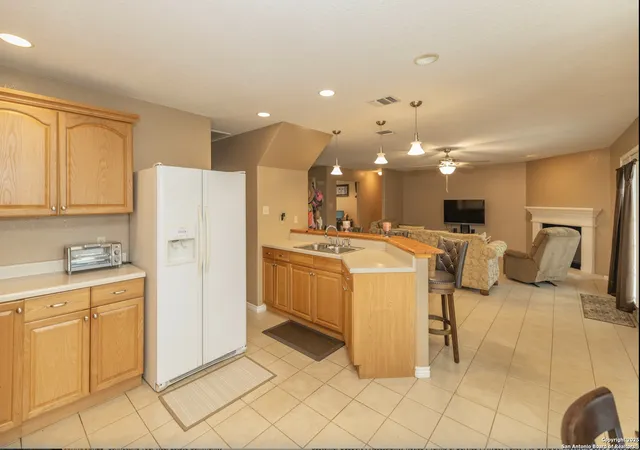 Photo 3 of Single family home for sale at 316 Crownhill, Pleasanton, TX 78064 | MLS# 1896725 | Listing updated on 2025-10-28
