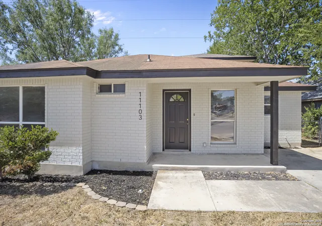 Photo 3 of Sale Pending at 11103 Valley Star, San Antonio, TX 78224 | MLS# 1896761 | Listing updated on 2025-10-27