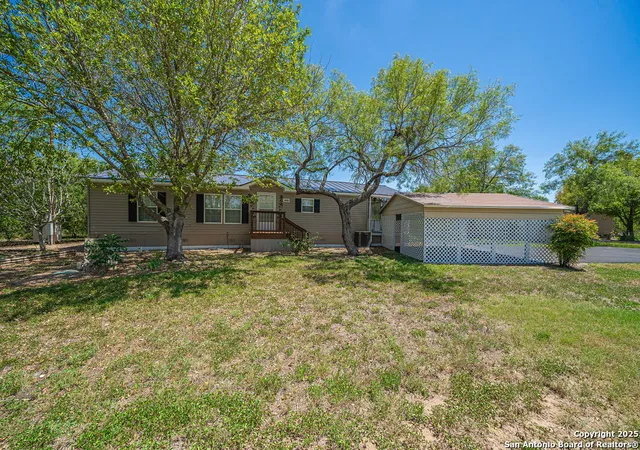Photo 1 of Sale Pending at 813 County Road 4638, Hondo, TX 78861 | MLS# 1896825 | Listing updated on 2025-09-17
