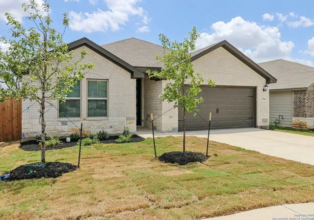 Photo 4 of Sale Pending at 17114 Autry Fls, San Antonio, TX 78247 | MLS# 1896847 | Listing updated on 2025-10-21