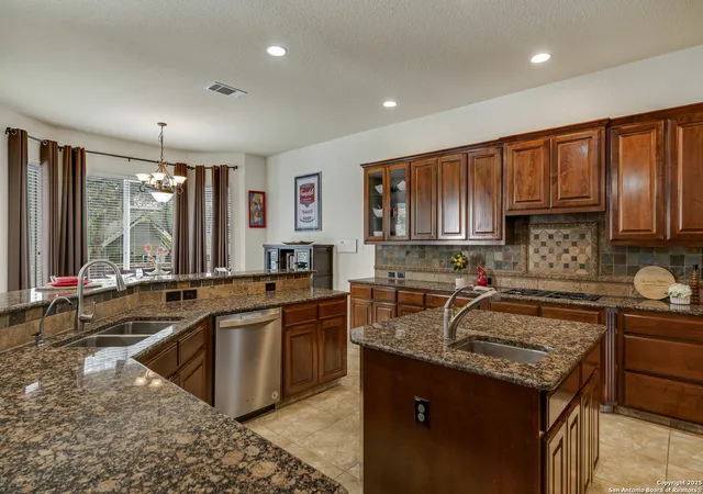 Photo 3 of Sale Pending at 860 Hansen Greens, San Antonio, TX 78260 | MLS# 1896882 | Listing updated on 2025-10-19
