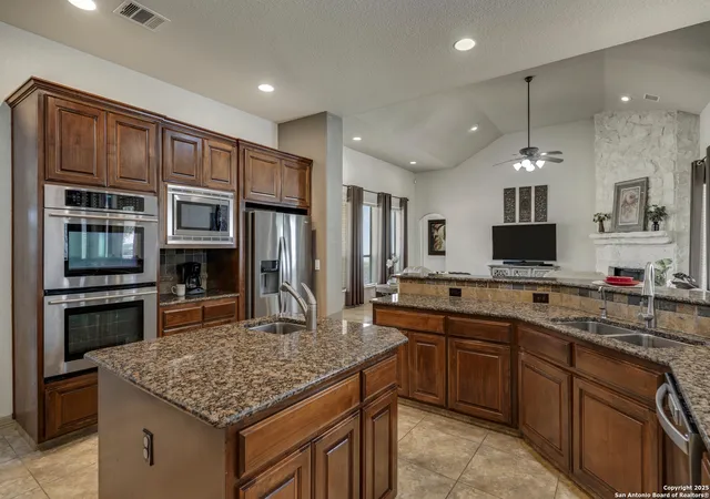Photo 4 of Sale Pending at 860 Hansen Greens, San Antonio, TX 78260 | MLS# 1896882 | Listing updated on 2025-10-19