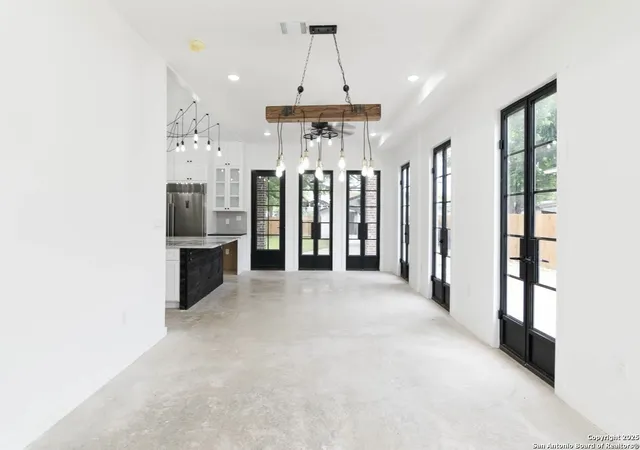Photo 4 of Single family home for sale at 1339 Schley Avenue, San Antonio, TX 78210 | MLS# 1896894 | Listing updated on 2025-10-27