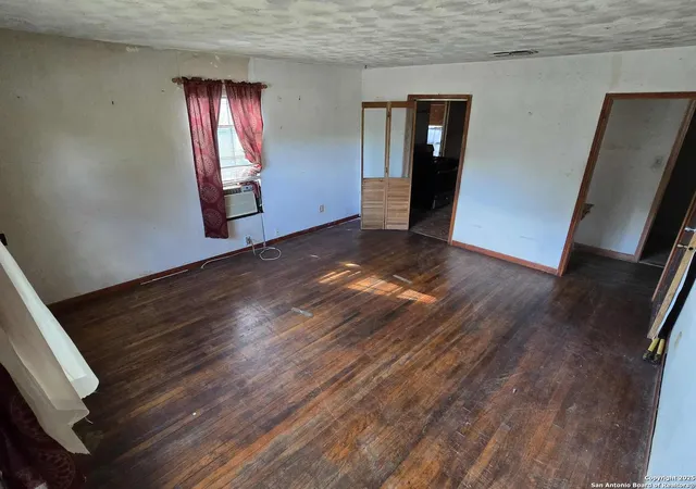 3rd image of 627 Bexar, San Antonio, TX 78228 | MLS# 1896913