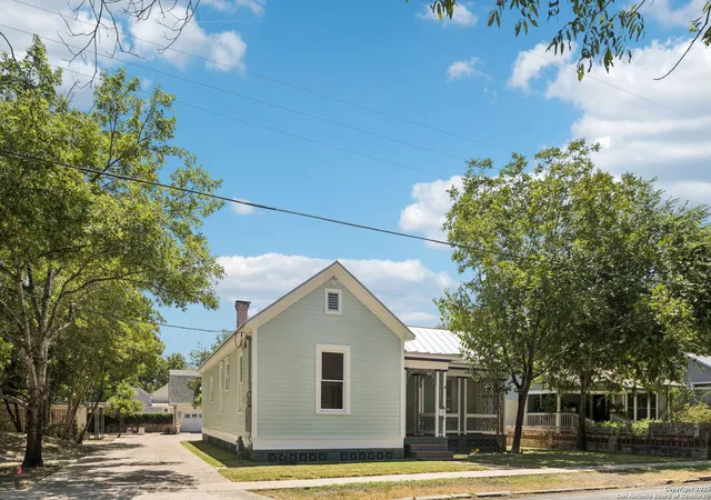 2nd image of 122 Leopold, San Antonio, TX 78210 | MLS# 1896939