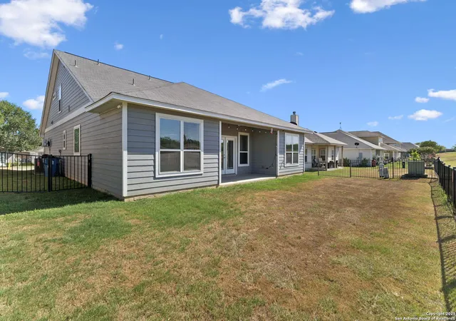 Photo 4 of Single family home for sale at 132 Lark Hill, Floresville, TX 78114 | MLS# 1896955 | Listing updated on 2025-11-15