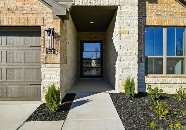Photo 2 of Sale Pending at 374 Haby Holw, San Antonio, TX 78253 | MLS# 1896971 | Listing updated on 2025-11-21