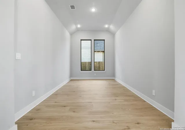 Photo 4 of Sale Pending at 374 Haby Holw, San Antonio, TX 78253 | MLS# 1896971 | Listing updated on 2025-11-21