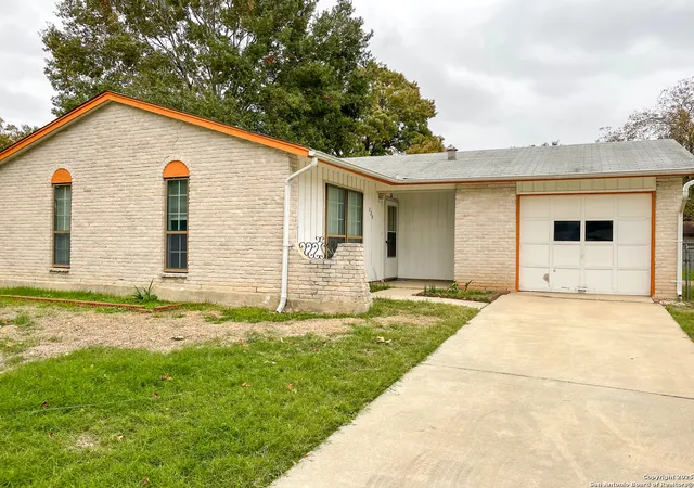Photo 1 of Single family home for sale at 220 Beverly, Schertz, TX 78154 | MLS# 1896977 | Listing updated on 2025-09-11