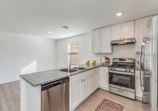 Photo 4 of Sale Pending at 362 Ambush Rdg, San Antonio, TX 78220 | MLS# 1896992 | Listing updated on 2026-03-31