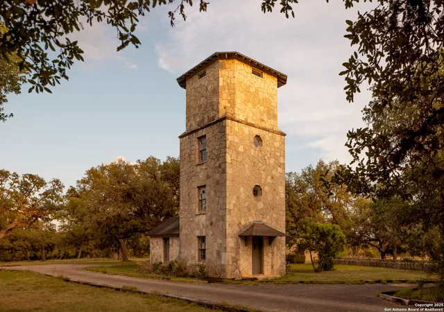 Photo 3 of Sale Pending at 116 Western Justice, Boerne, TX 78006 | MLS# 1896998 | Listing updated on 2026-05-01