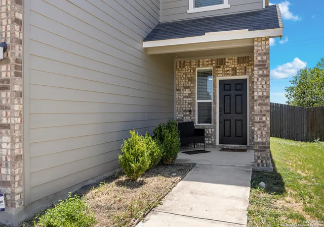 Photo 3 of Single family home for sale at 6910 Beltran Pass, San Antonio, TX 78252 | MLS# 1897037 | Listing updated on 2026-03-30