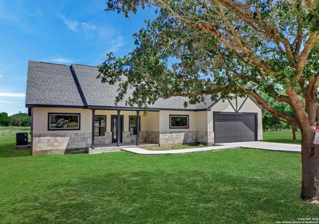 5th image of 185 E Medium Meadow Dr, Lytle, TX 78052 | MLS# 1897040
