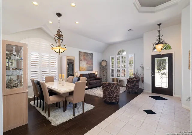 Photo 4 of Single family home for sale at 914 Grassy Mdw, San Antonio, TX 78258 | MLS# 1897076 | Listing updated on 2025-11-20