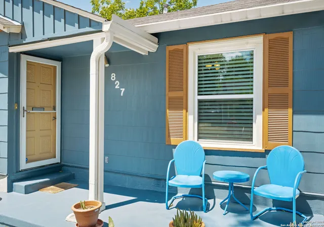 Photo 3 of Sale Pending at 827 W Lynwood Ave, San Antonio, TX 78212 | MLS# 1897101 | Listing updated on 2025-10-18