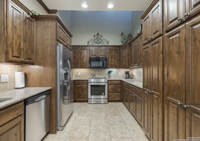 Photo 4 of Single family home for sale at 3801-15 Club House Rd #15, Kerrville, TX 78028 | MLS# 1897116 | Listing updated on 2025-09-20