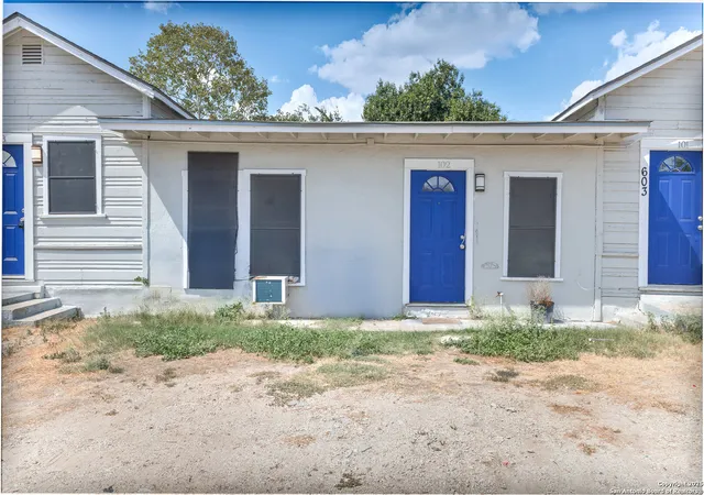 Photo 3 of Sale Pending at 603 Gladstone, San Antonio, TX 78225 | MLS# 1897268 | Listing updated on 2025-10-30