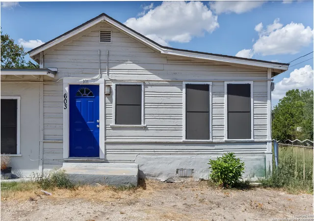 Photo 3 of Sale Pending at 603 Gladstone, San Antonio, TX 78225 | MLS# 1897268 | Listing updated on 2025-10-30