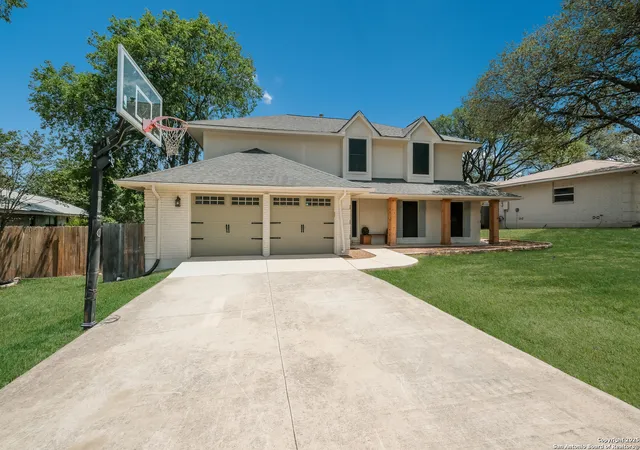 Photo 4 of Single family home for sale at 8614 Brookhaven St, San Antonio, TX 78217 | MLS# 1897350 | Listing updated on 2025-11-25