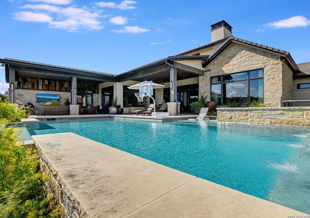 Photo 3 of Single family home for sale at 47 Muirfield, Boerne, TX 78006 | MLS# 1897364 | Listing updated on 2026-09-30