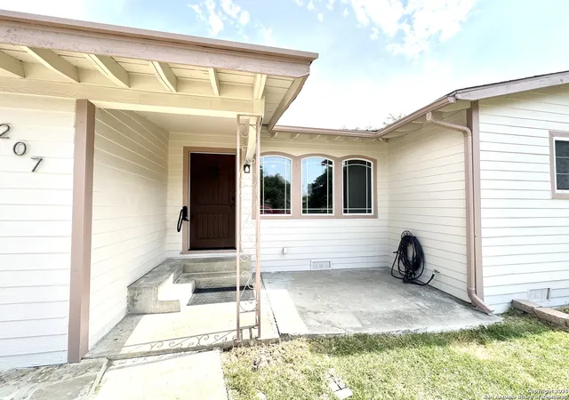 34th image of 207 Freiling, San Antonio, TX 78213 | MLS# 1897365
