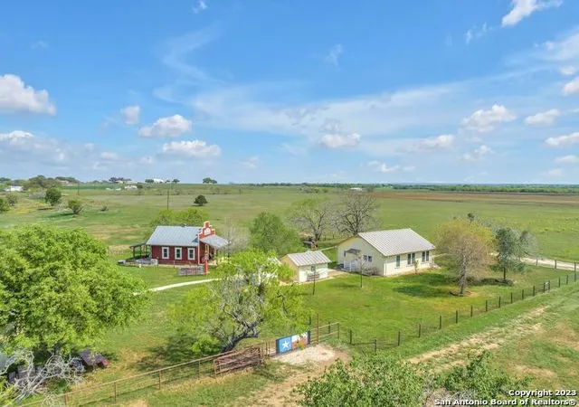 Photo 4 of House for sale at 16547 E Gable Rd, Saint Hedwig, TX 78152 | MLS# 1897379 | Listing updated on 2025-09-13