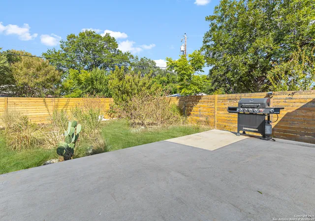 Photo 4 of Sale Pending at 9539 Mider Dr, San Antonio, TX 78216 | MLS# 1897390 | Listing updated on 2025-10-06