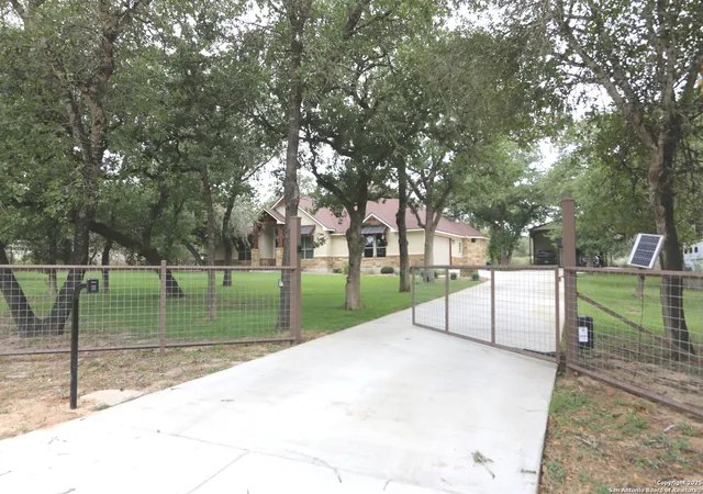4th image of 334 Fleetwood Ln, Adkins, TX 78101 | MLS# 1897408