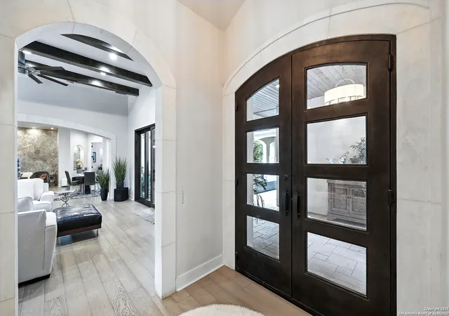 Photo 4 of Single family home for sale at 8614 Wild Wind, San Antonio, TX 78266 | MLS# 1897429 | Listing updated on 2025-10-20