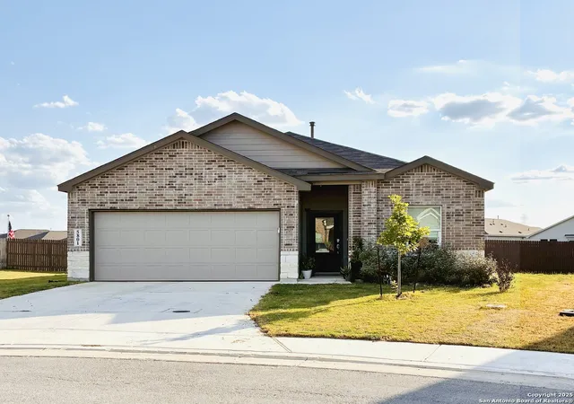 Photo 2 of Single family home for sale at 5801 Geronimo Vista, Seguin, TX 78155 | MLS# 1897493 | Listing updated on 2025-12-19