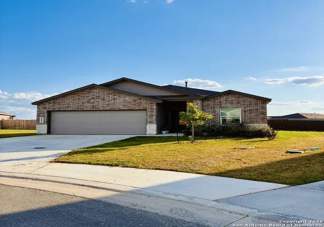 Photo 3 of Single family home for sale at 5801 Geronimo Vista, Seguin, TX 78155 | MLS# 1897493 | Listing updated on 2025-12-19
