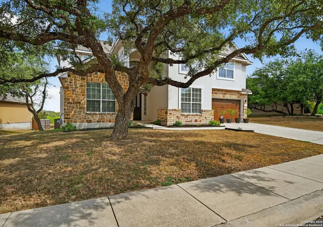 Photo 3 of Sale Pending at 2639 Amber View, San Antonio, TX 78261 | MLS# 1897507 | Listing updated on 2025-12-16